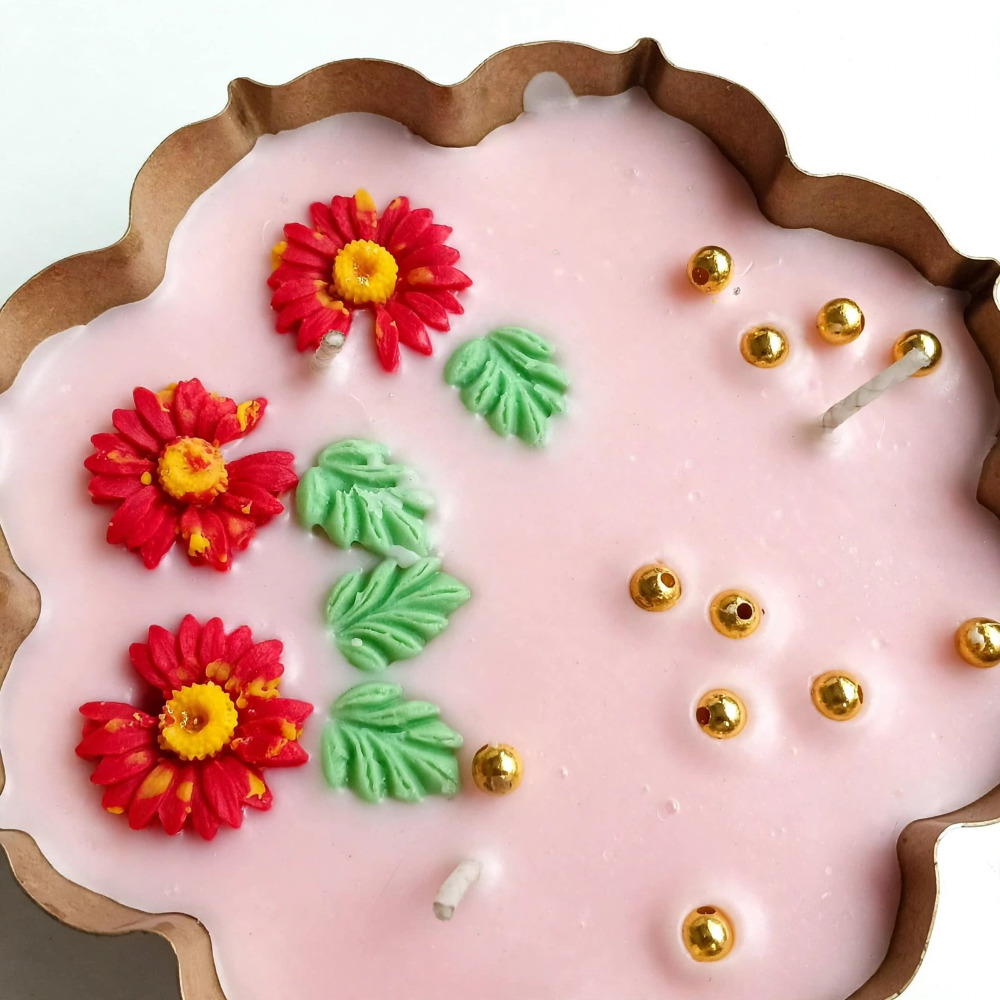 Decorative Lotus Flower Wax Diya with Gold Border 1N