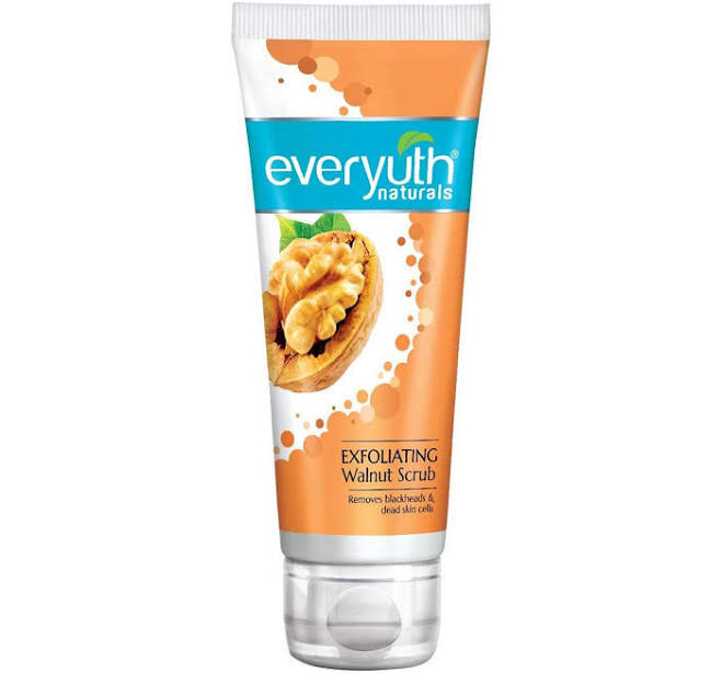Everyuth Naturals Exfoliating Walnut Scrub 25g