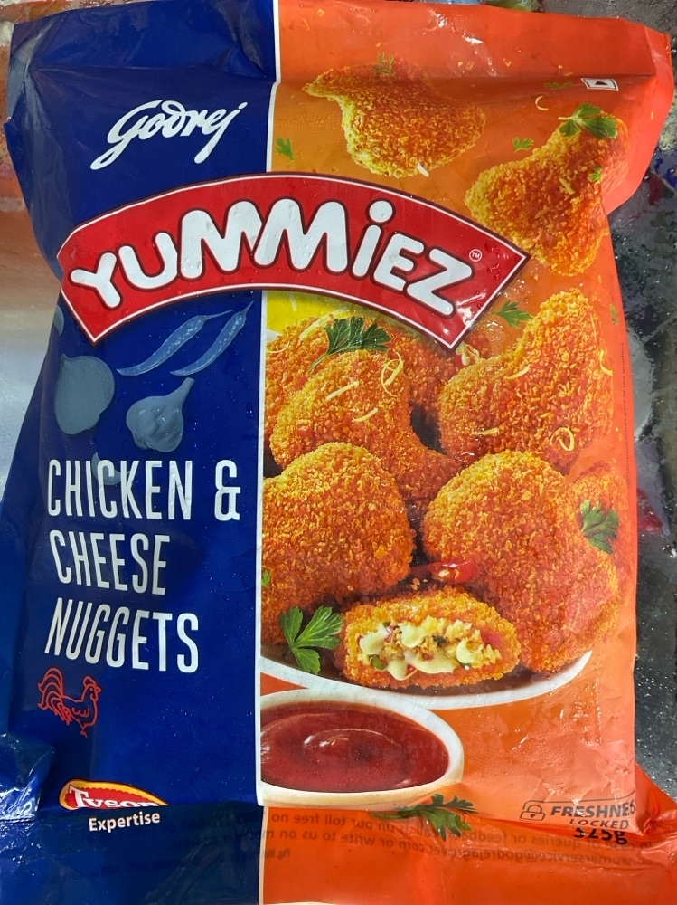 Godrej yummiez chicken & cheese nuggets 325gm