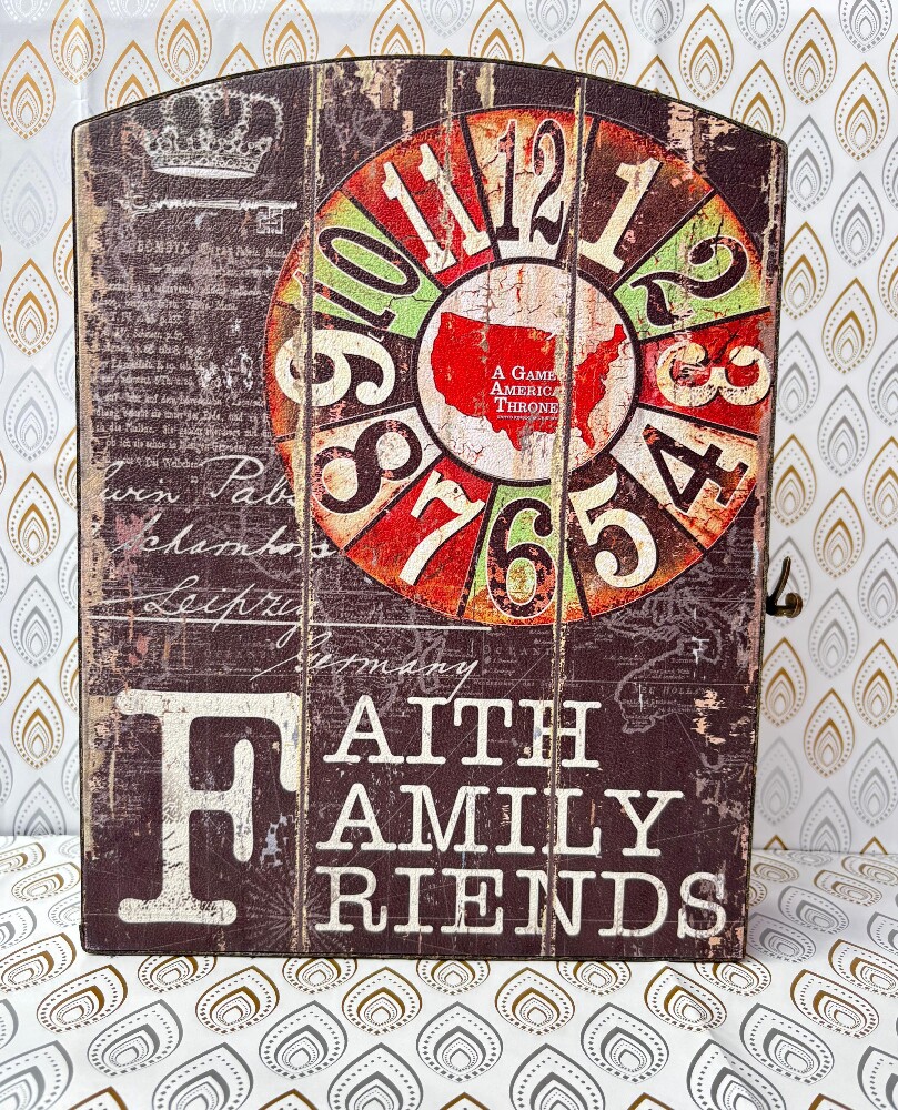 Fancy Key hanging Polyresien Brown Box