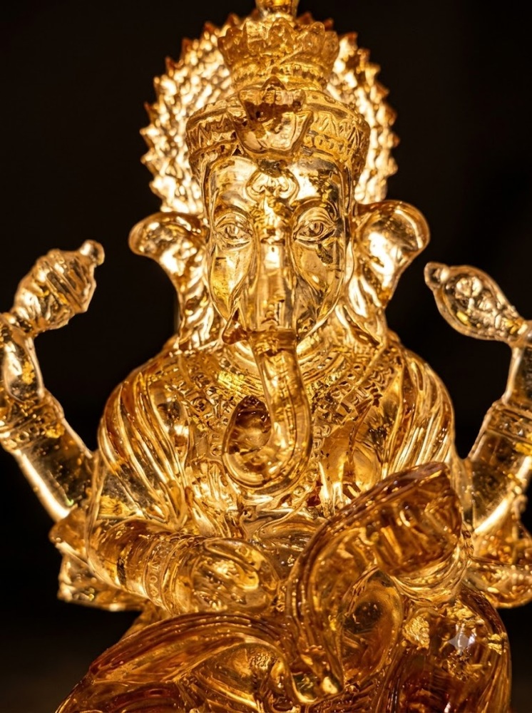 Glass-Art Lord Ganesha - Golden Amber Edition
