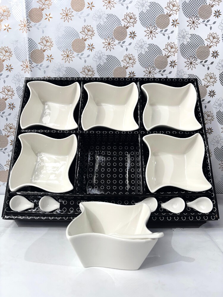 Porcelain Snack & Soup 6 Bowl With Spoon