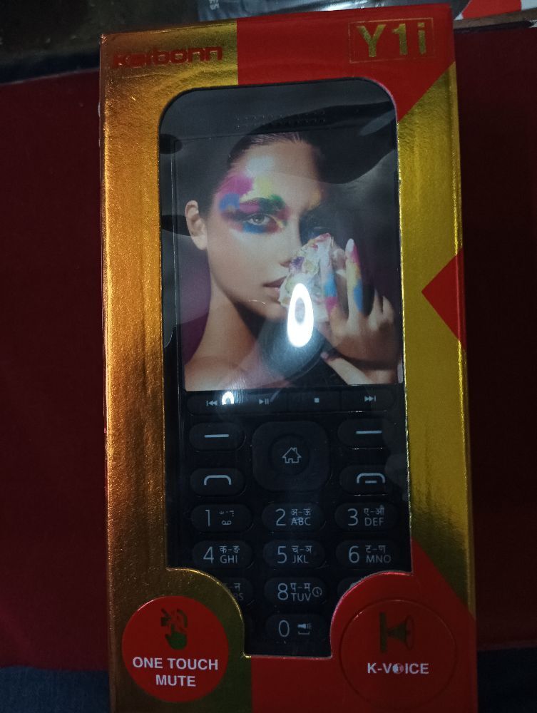 Karbonn y1i Key pad phone