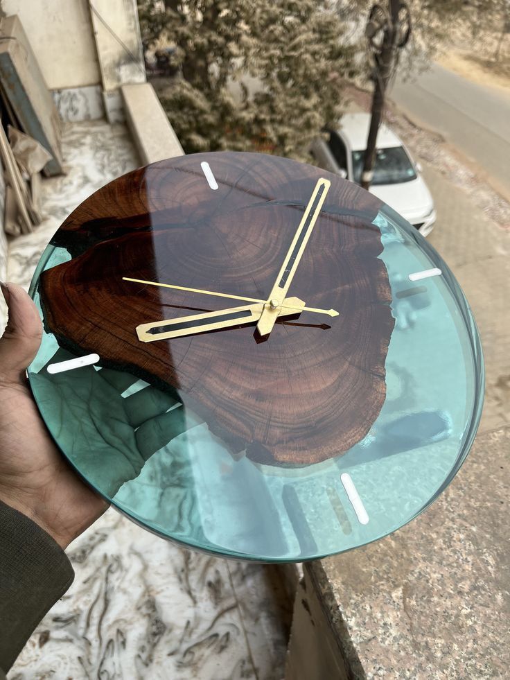 Resin wall clock