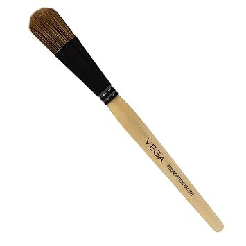 Vega foundatiuon brush wood color